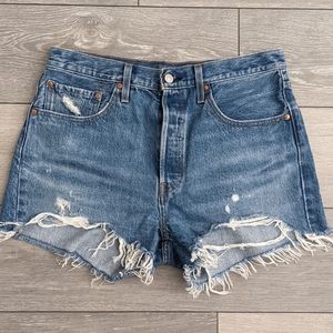 NWOT Levi 501 Distressed Shorts